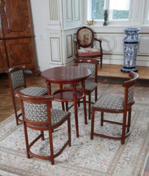 Josef Hoffmann souprava se stolkem Netopýr Josef Hoffmann souprava se stolkem Netopýr